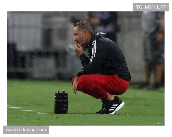 弗拉门戈在里约联赛小组赛中以7-1大胜森柏欧RJ成功晋级四分之一决赛